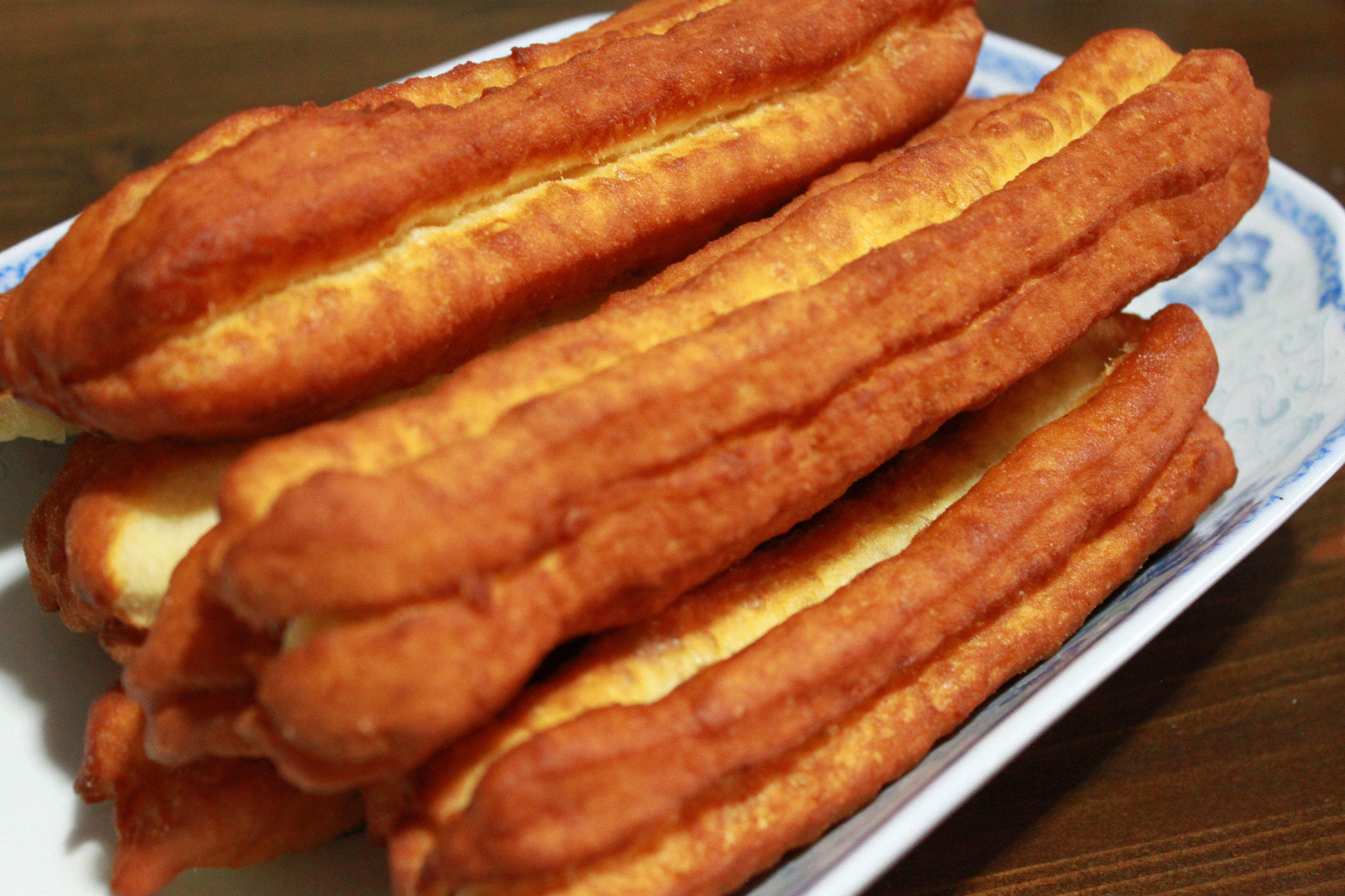 油条蓬松好吃的小窍门,掌握这个小窍门油条各个空心酥脆