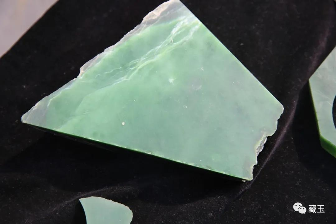 青花籽料山料和籽料,俄料籽料和山料籽料的区别