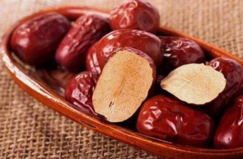 清朝皇宫厕所里面为什么放枣,古代上茅房为什么要用红枣