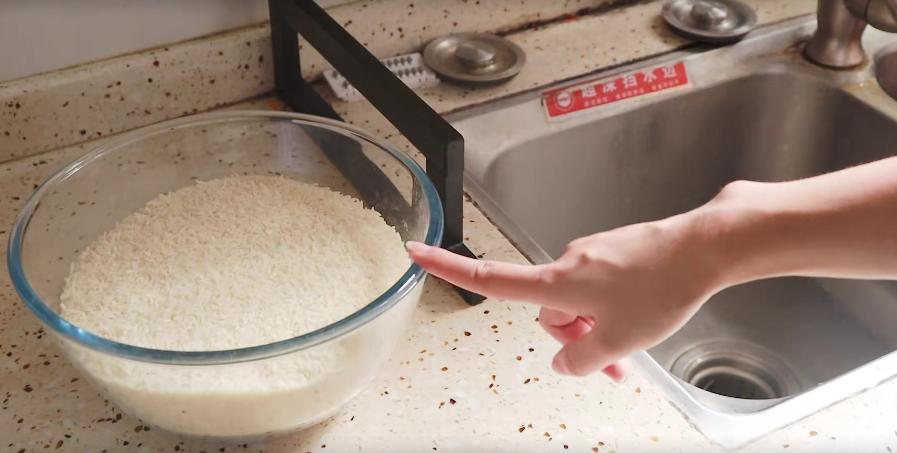 大米生虫怎么办?米店老板教我3个办法,小米虫通通消失,真实用