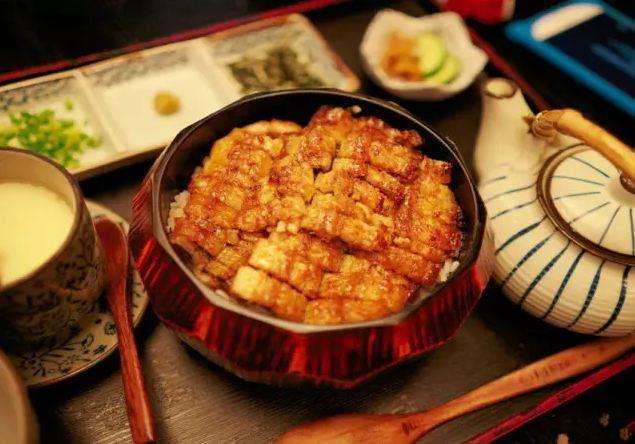 去日本看樱花的攻略,日本人第一次到中国看最大的樱花