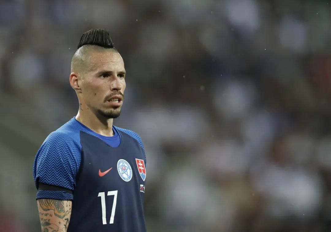 足球运动员都留什么发型,足球员发型最丑的