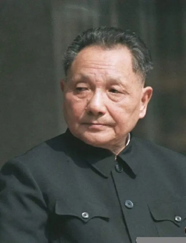 毛主席是如何评价*云陈**、*小平邓**的？