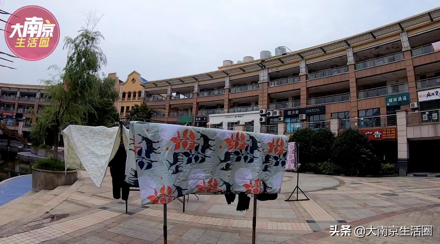 南京南站附近商场购物中心,南京南站旁边的商场