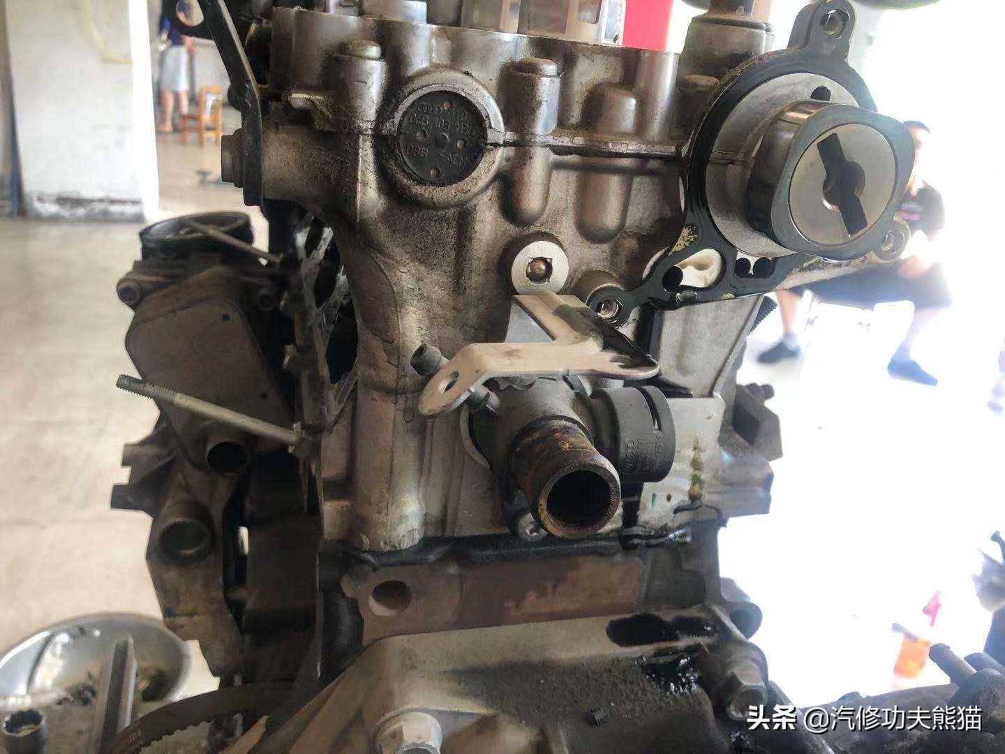 百年大众汽车品牌毁于烧机油?烧机油并非绝症,看看这台进口夏朗