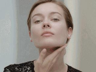 还没开始防晒就晒黑了,还没到夏天就晒黑一个度