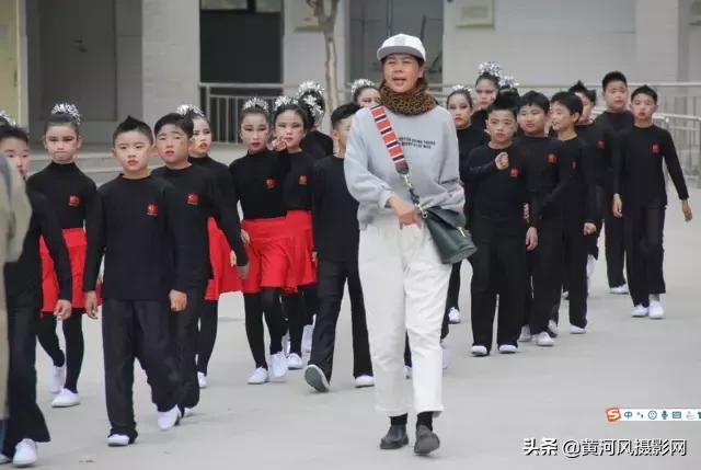 拉丁舞校园表演运动会,新乡市北干道小学拉丁舞