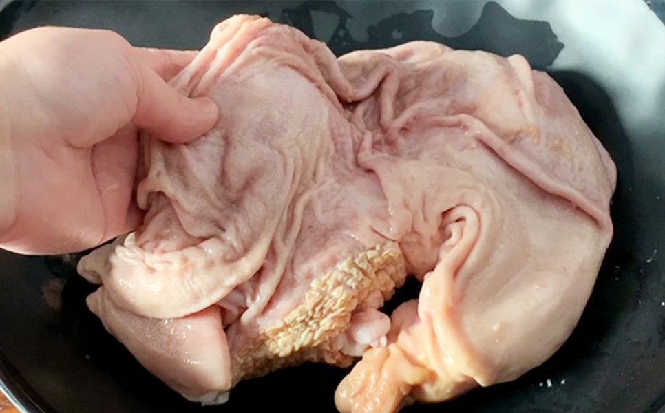 洗猪肚的时候碱放多了,盐洗猪肚的正确方法