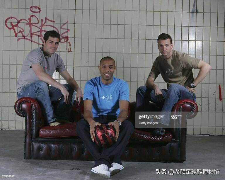 枪王加盟巴萨如愿获得欧冠，生涯唯一污点用手将法国队拍进世界杯