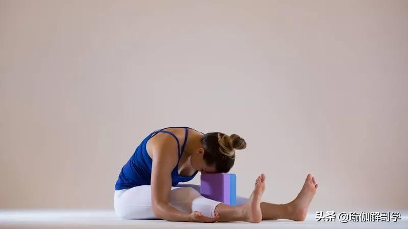 腰痛瑜伽动作大全,瑜伽缓解腰疼背疼