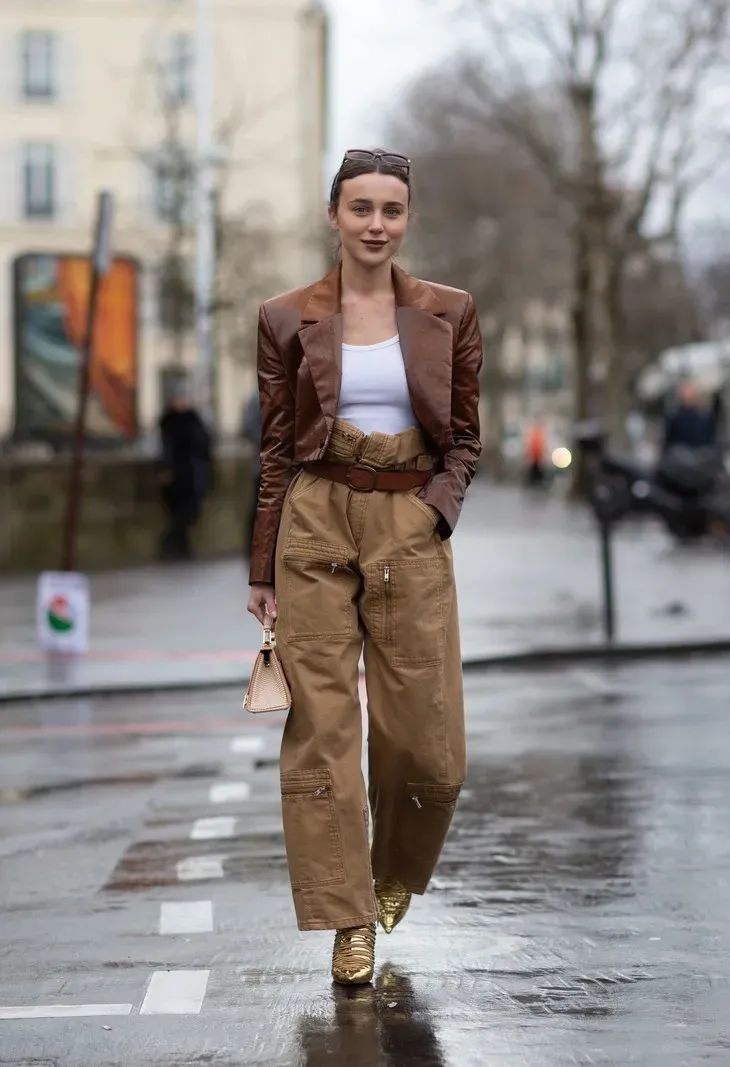 一件皮西装可以有多帅？时髦精们早已给出了答案