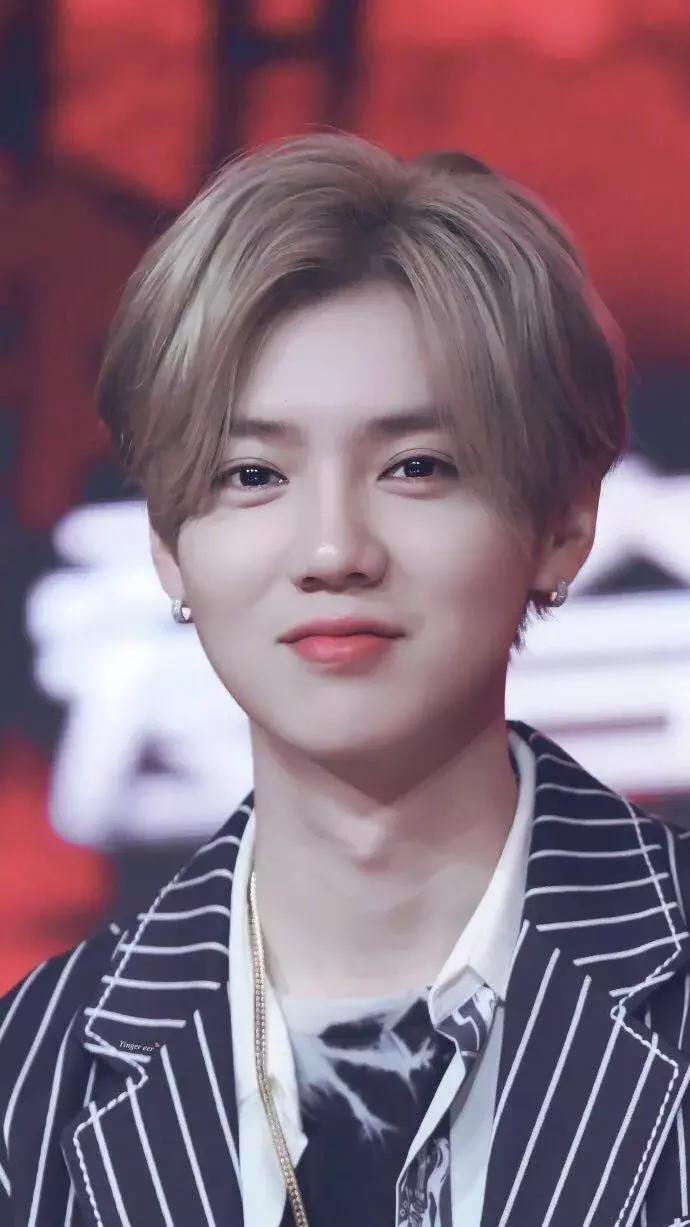 近期鹿晗热搜,鹿晗爱豆鸭