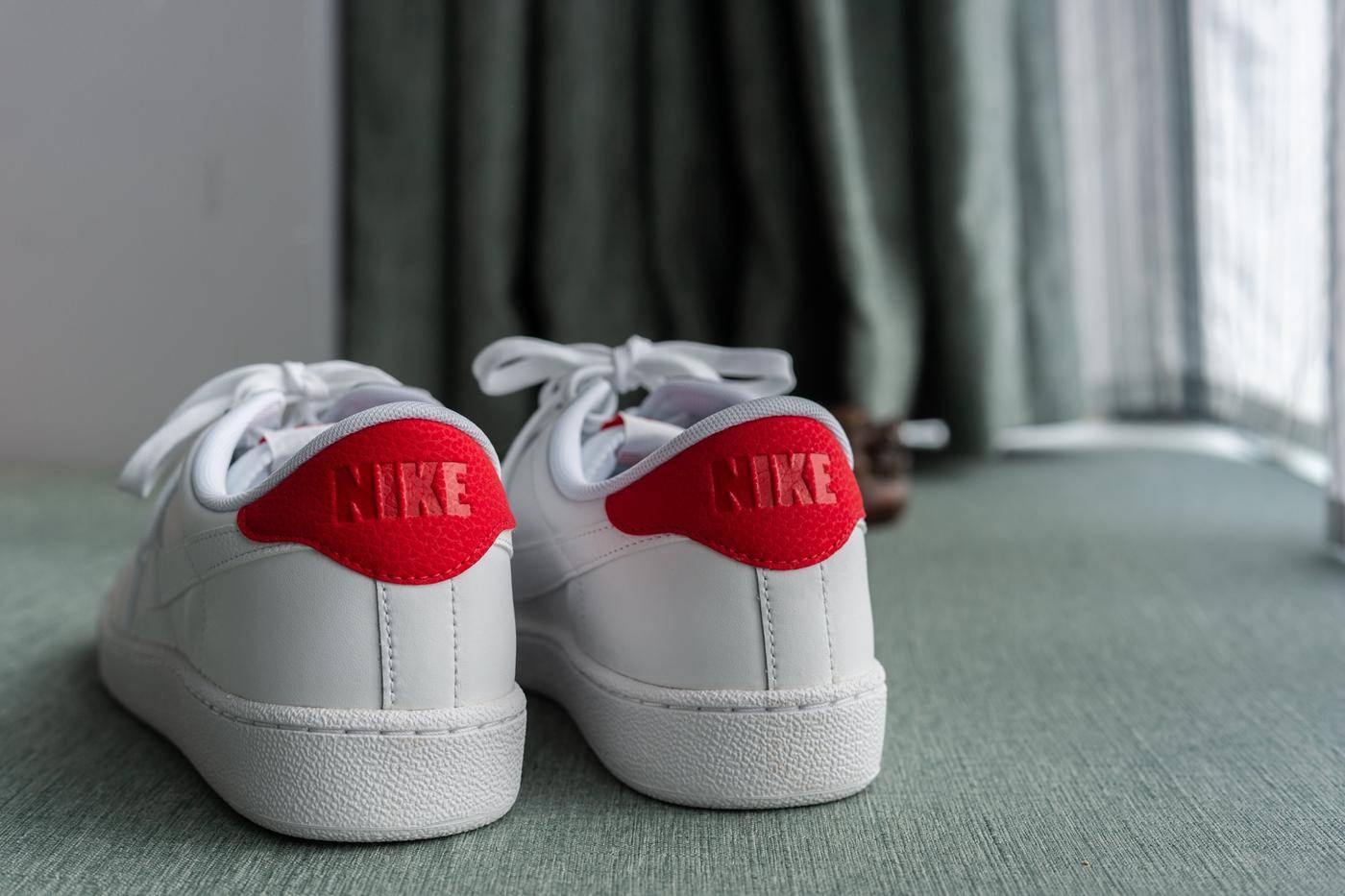 阿迪和耐克小白鞋哪个好,阿迪达斯和小白