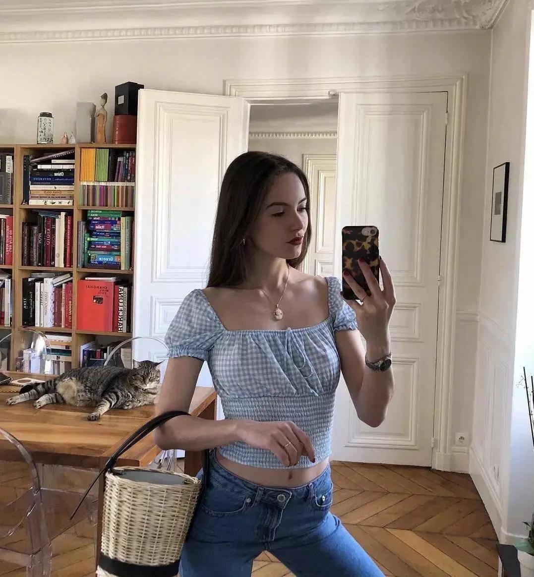 什么样的脸型适合什么样的领口,衬衫大领口好看还是小领口好看