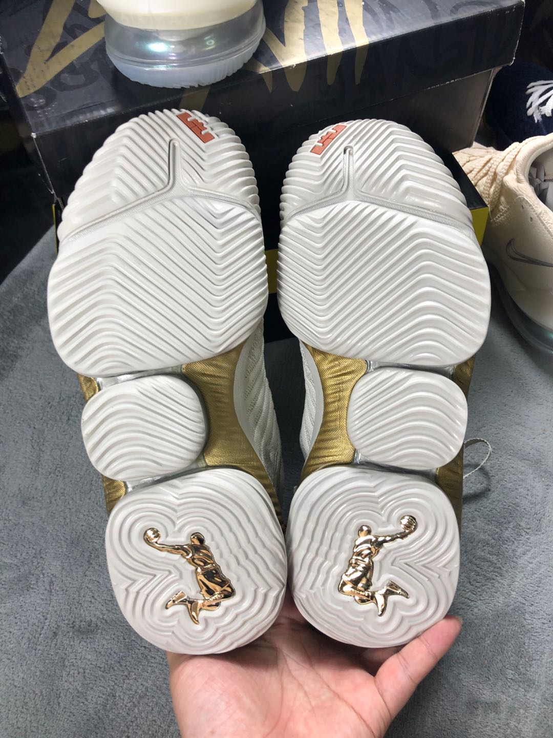 nikelebron16鸳鸯配色,nikelebron16low评测