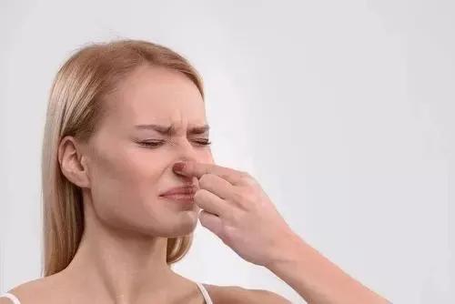 身上出现哪八种气味预示各种病,身上有这8种气味是疾病的信号