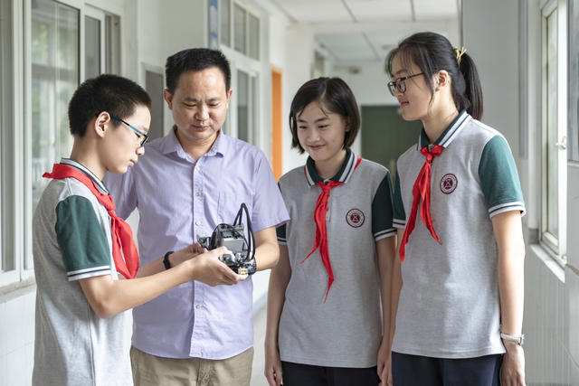 加入郑外教育集团，开启新征程！教师节，南京五初“筑梦教师团”惊艳亮相