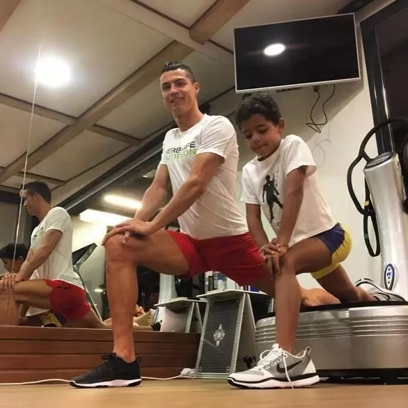 c罗蝎子摆尾精彩进球视频,c罗蝎子摆尾是哪一场比赛