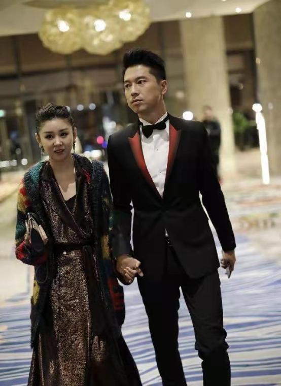 不负初恋的12位男明星,情史干净没污点的10位男星