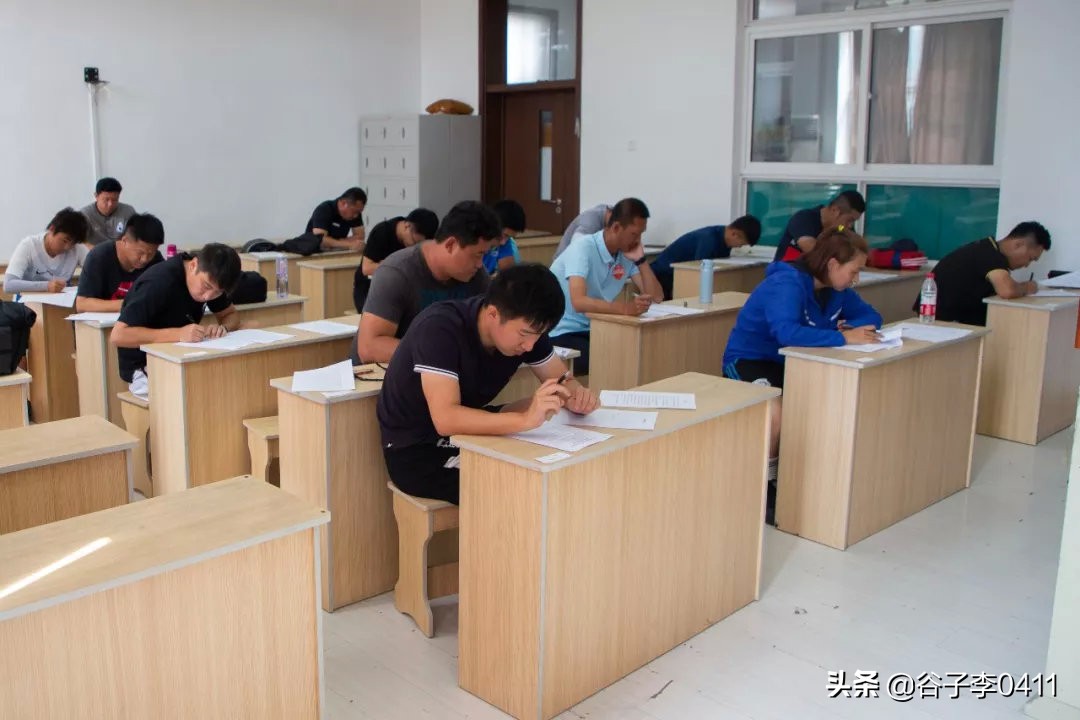 大连青少年足球教练,最新大连足球教练员培训班