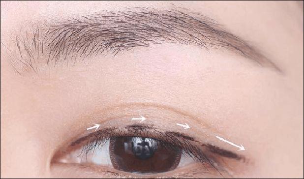 画眼线歪了怎么办,手把手教你画眼线新手看过来
