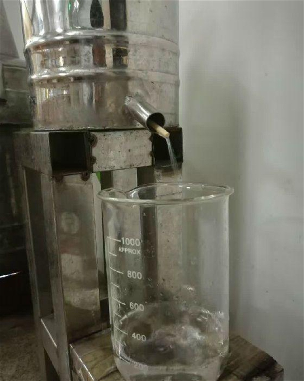 用酿酒设备怎样烤酒出酒速度快还可以减少尾酒？