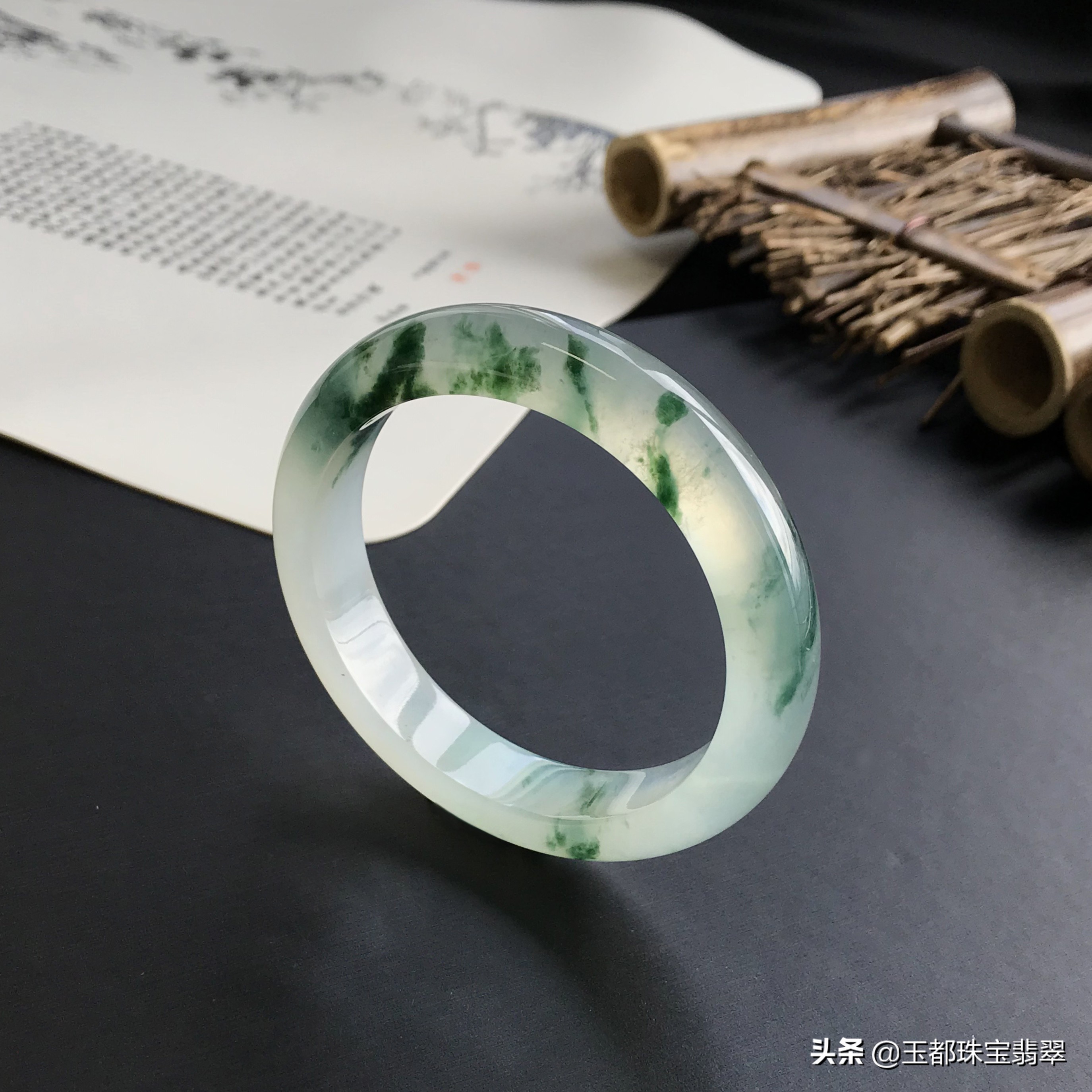 翡翠起胶一般是什么种水,什么是翡翠起胶感