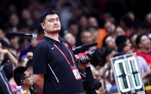 两大球同上热搜，男篮“救了”国奥男足网友造词：足篮打水