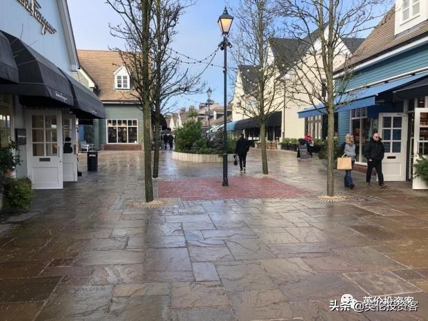 中国顾客暴跌八成！疫情冲击下，英国著名打折村也顶不住了
