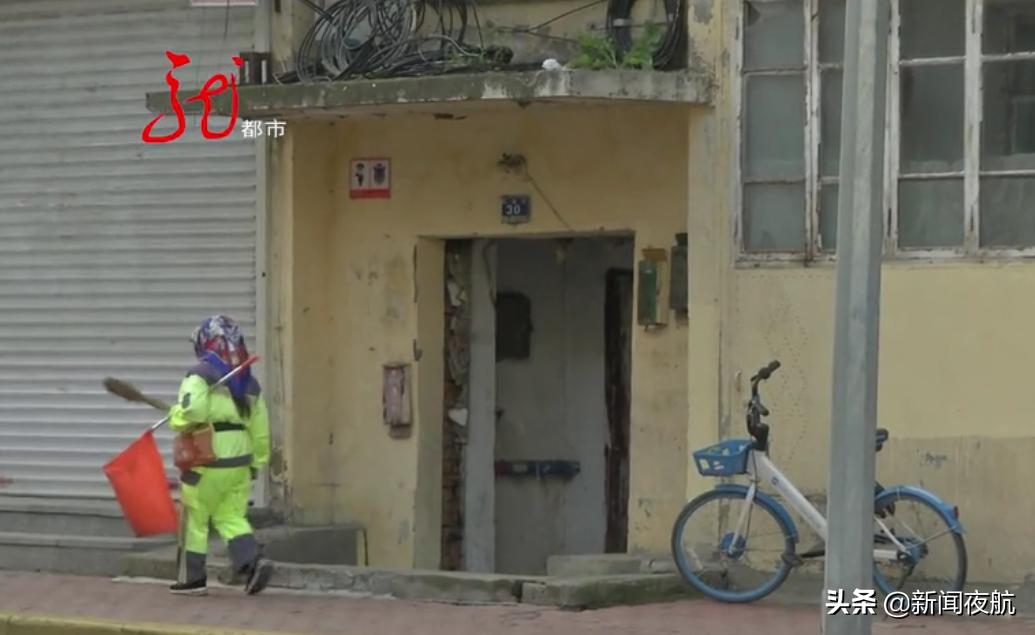 换单元新门,对门新换的门比我家的门高