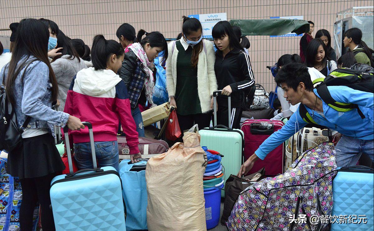 真实工资扎心,打工人年薪400万是真的吗