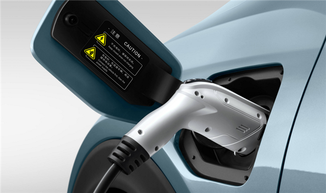 小鹏电池租赁和低息方案哪个好,小鹏和蔚来共享充电桩