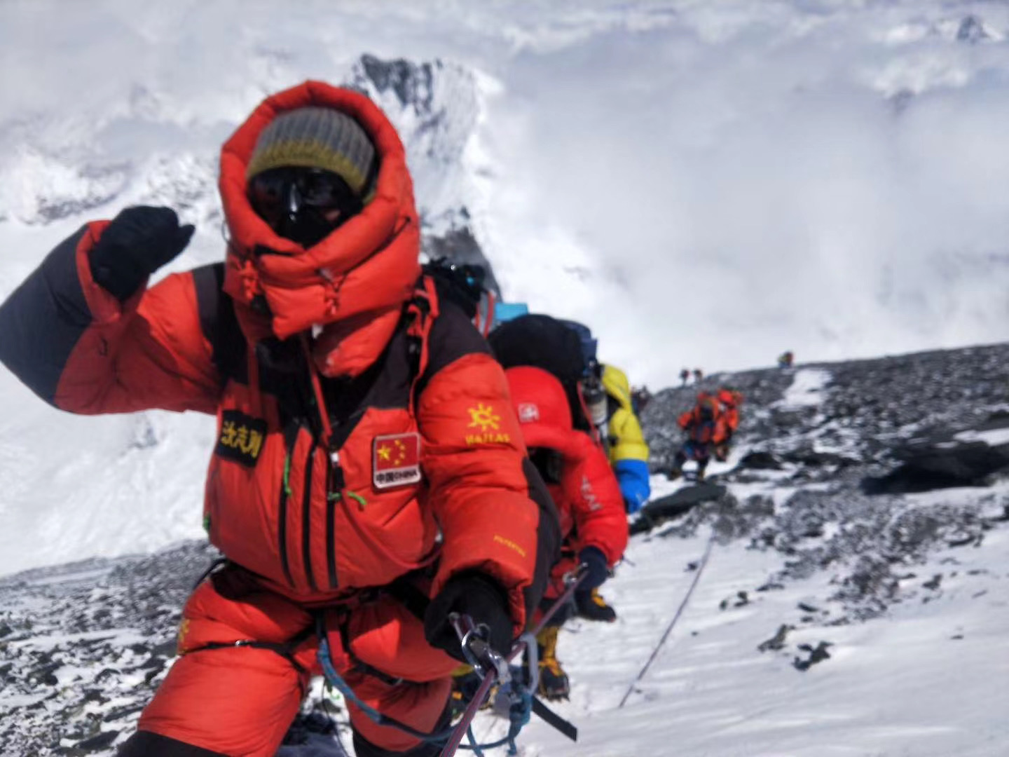 我带着巴塞罗那，登顶了珠峰