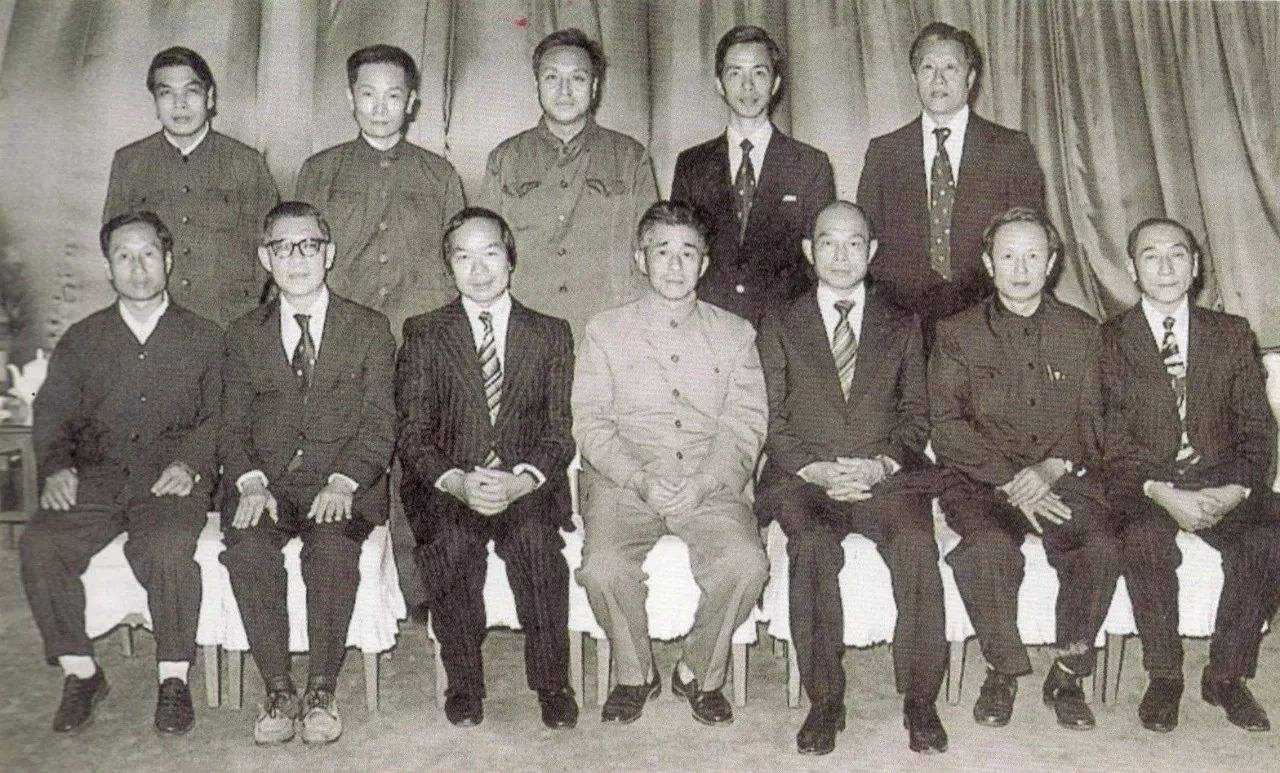 何鸿燊1943年,何鸿燊每年赚170万