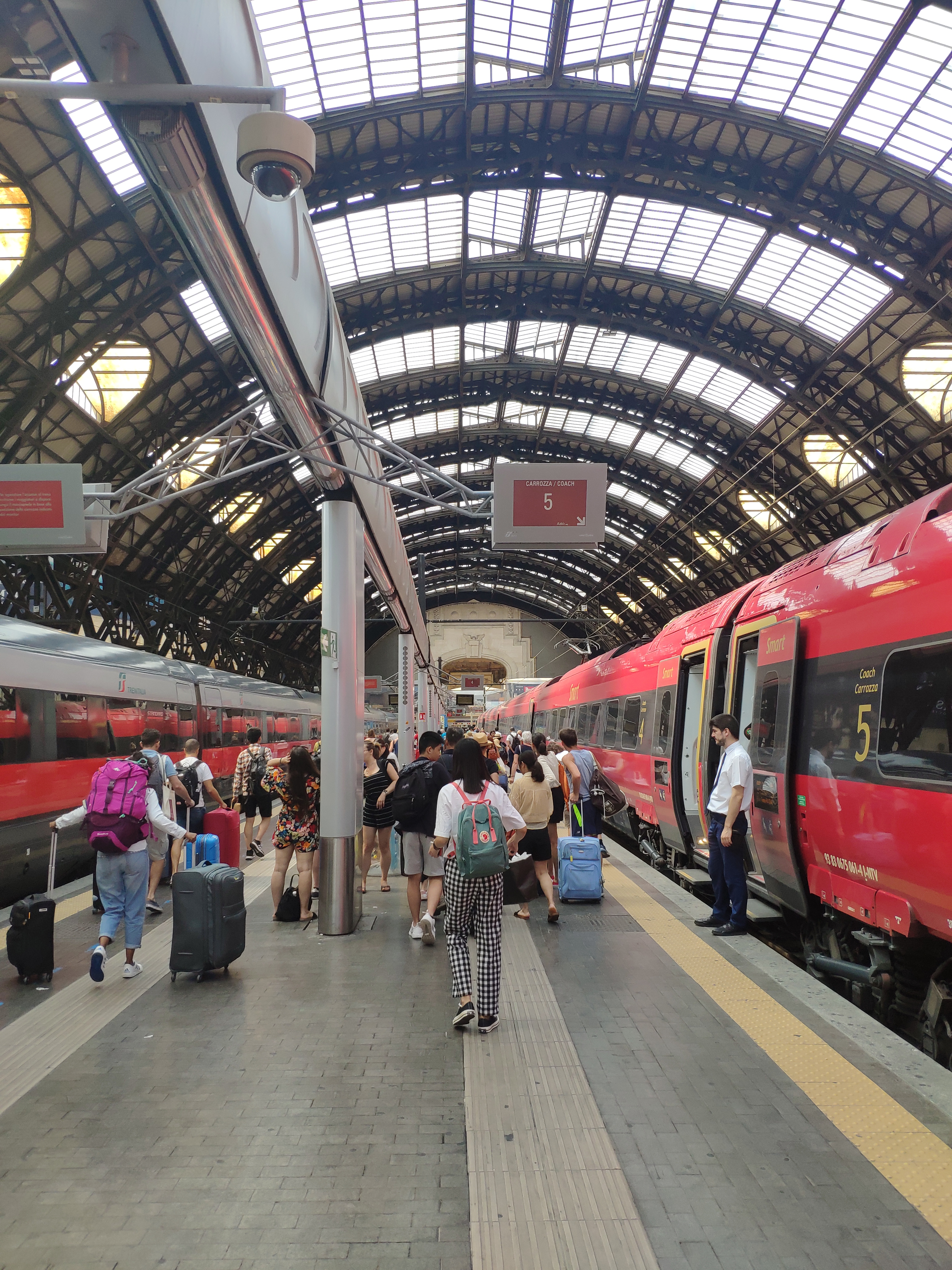 贝拉焦（Bellagio），意大利在左，瑞士在右，晨光熹微，岁月静好