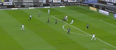 近十年来公认的三大中锋之一，全面解析几乎完美的拜仁神锋莱万