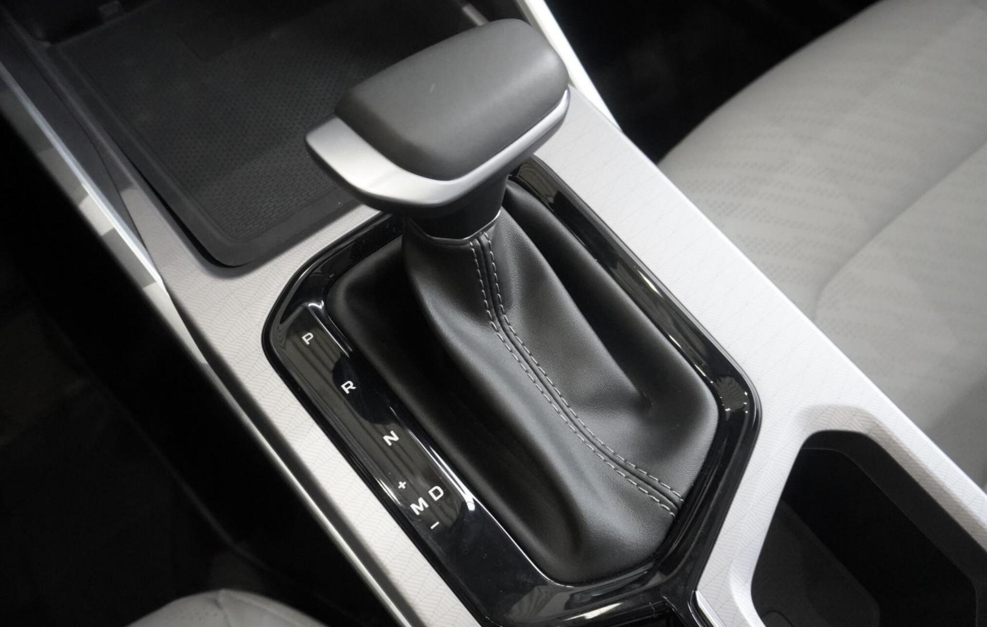 到店实拍吉利帝豪,吉利帝豪高配和星瑞低配