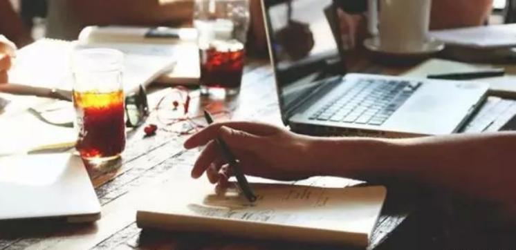 「济南欧风」长得这么像，德语和英语到底有啥“血缘关系”?