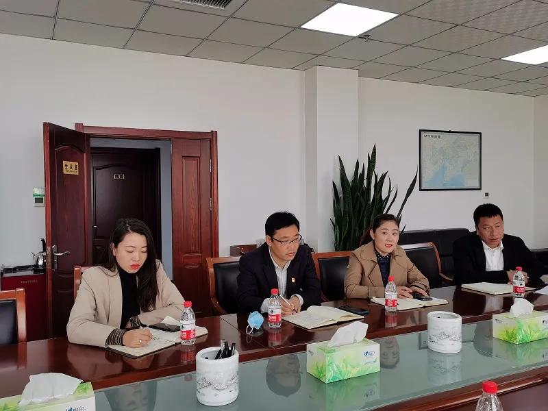 反诈进行时警企联动共筑反诈堤坝,警企同行反诈同心预防电信诈骗