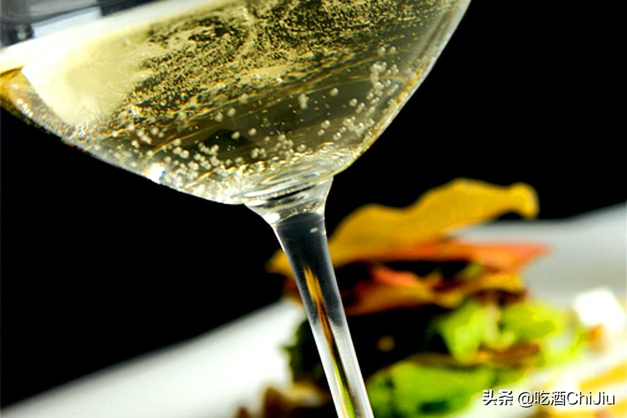 这种甜起泡酒，凭什么让中国姑娘们爱得疯狂？