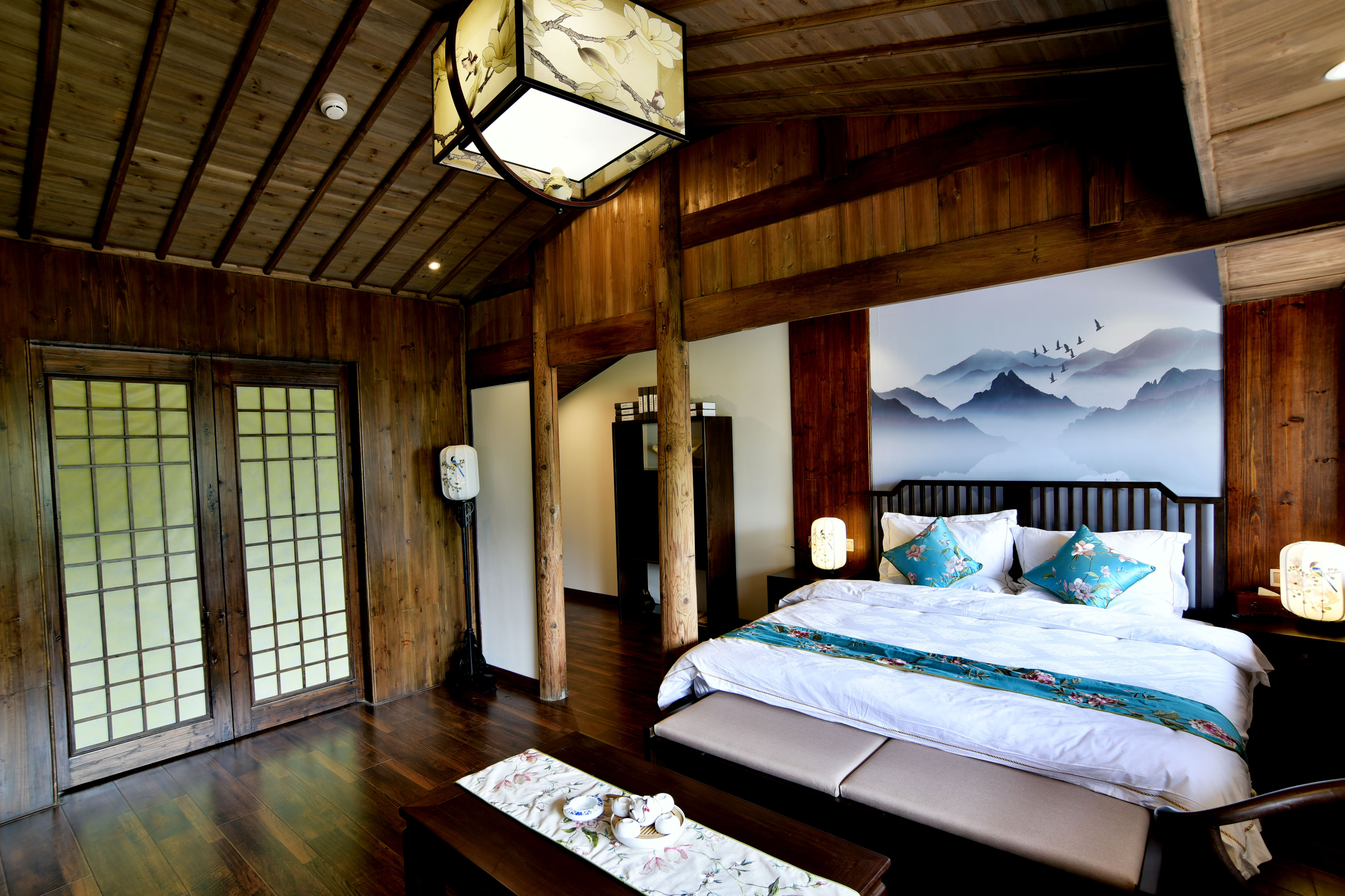 农村破旧老民居如何改造为特色民宿？可自住可出租，半年赚回房钱