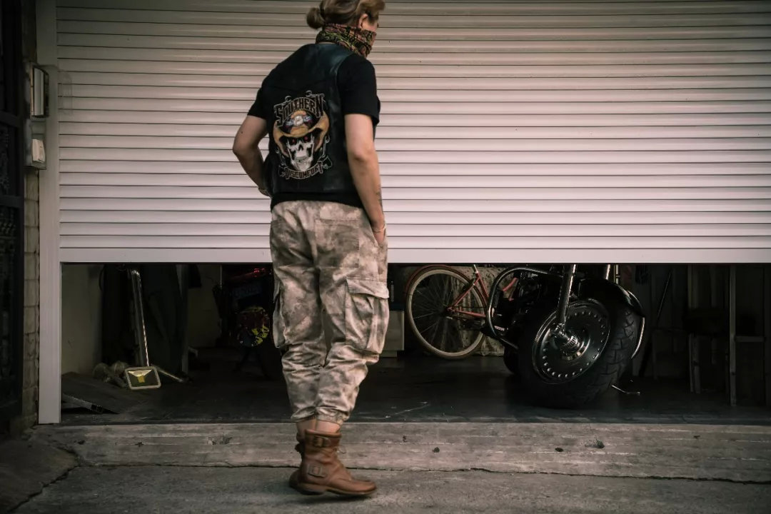 骑哈雷的爷叔,骑哈雷的爷爷还是爷叔