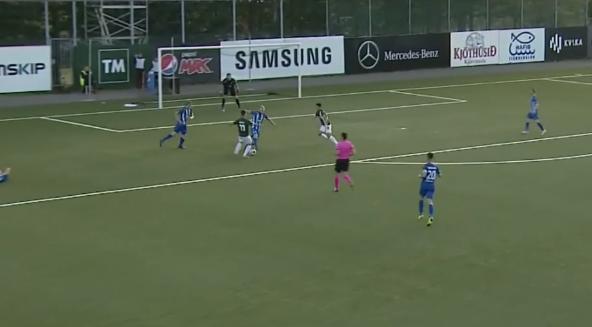 武磊7分钟遭2次打击！伸手3秒要球却被无视急得自己强行射门