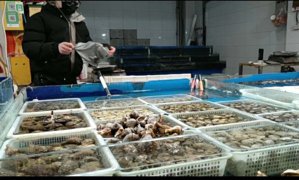 螃蟹大虾海鲜市场,海鲜市场螃蟹哪里最便宜