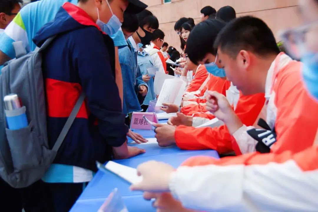 社团纳新活动落下帷幕,社团纳新吹响青春集结号