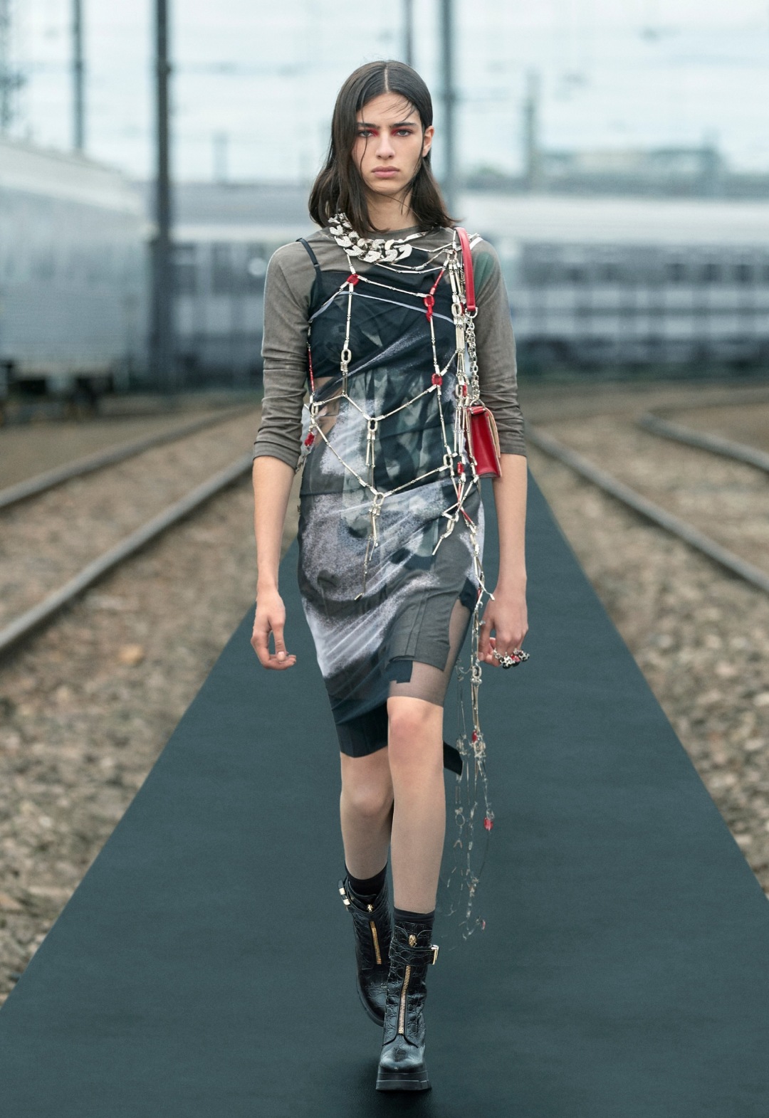 givenchy纪梵希范丞丞,givenchy代言人虞书欣