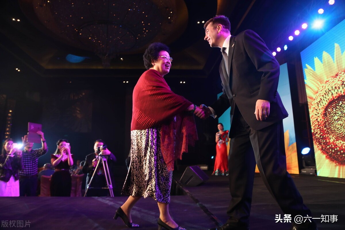 富华陈丽华视频,富豪陈丽华富华国际