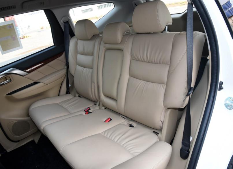 最帅帕杰罗v73,第二代帕杰罗劲畅2.4t柴油版试驾