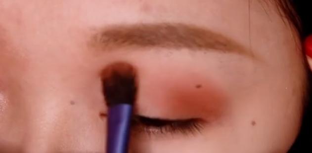 get美妆小技巧,教你打造气质深邃大眼妆