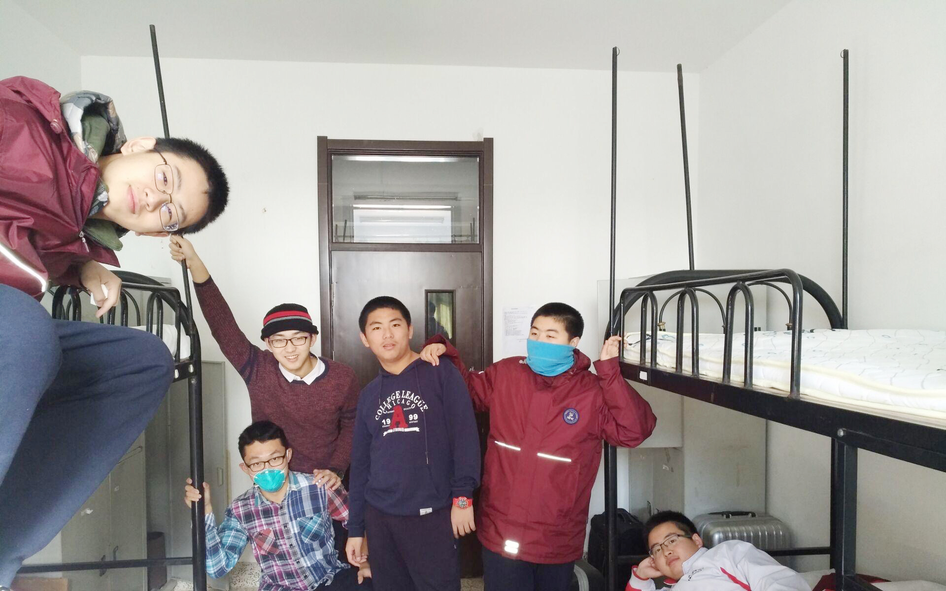 高中生到底要不要住校？高中住校的优势多吗？学生：利大于弊